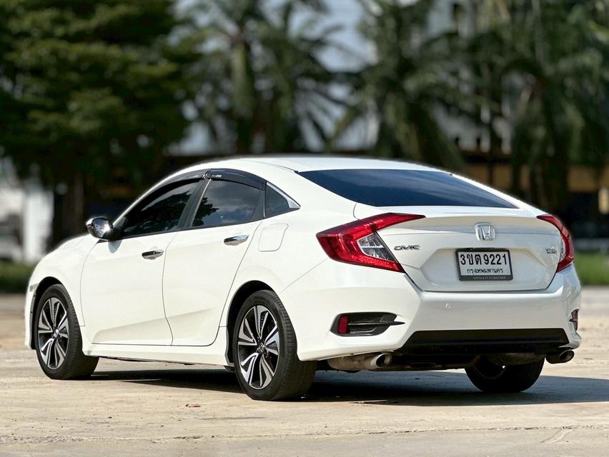 รหัสรถ PAT9221 Honda Civic FC 1.5Turbo สีขาว ปี2019
