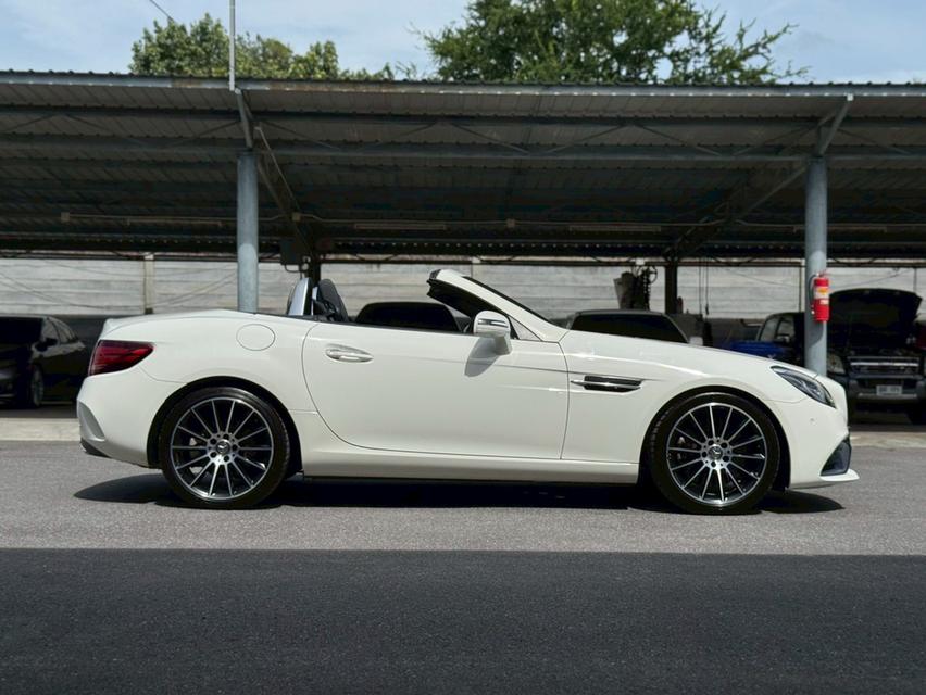 ปี 2017  Mercedes Benz SLC300 AMG Roadster 9
