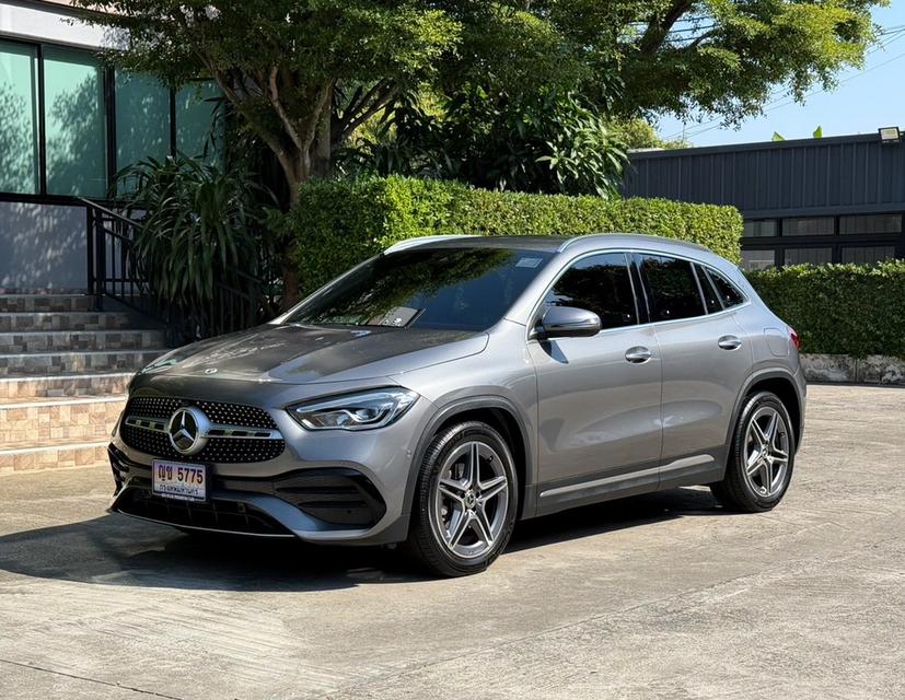 2023 BENZ GLA 200 AMG รถมือเดียว สภาพป้ายแดง รถวิ่งน้อยเพียง 30,000 กม รถไม่เคยมีอุบัติเหตุครับ