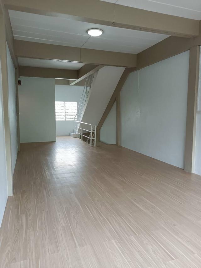 ขาย อาคารพาณิชย์ 3ชั้นครึ่ง หมู่บ้านสุภาพงศ์ 2 ใกล้7-11 ติดถนนใหญ่ (ลำลูกกา คลอง 7) 10