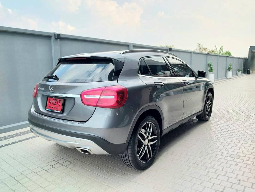 2015 Benz GLA200 สีเทา รูปย่อยที่ 4