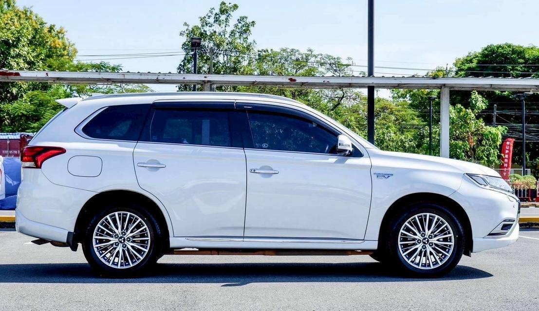 รหัสรถ PR1717 Mitsubishi Outlander PHEV ( มือเดียว ) GT-Premium Top Fulloption 7
