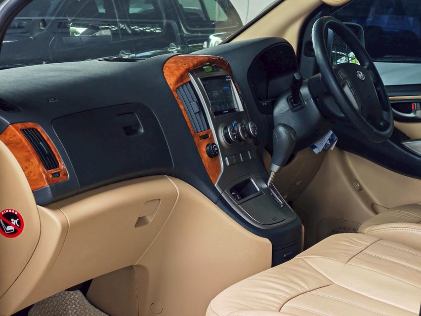 2015 HYUNDAI H1 ELITE 2.5 14