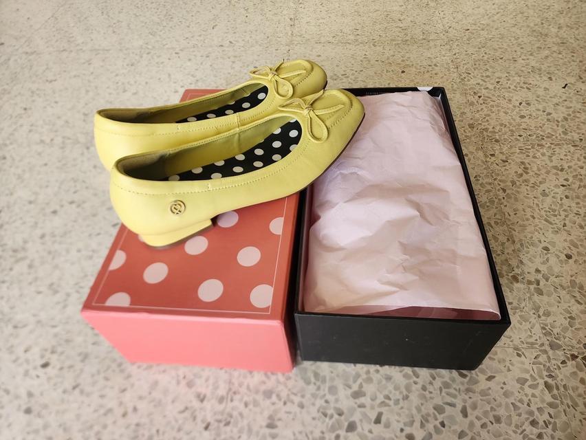 ส่งต่อรองเท้า La Bella Polka dots สีเหลือง ไซส์ 38  1