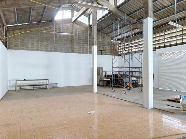 ซ.เรวดี17-27แคราย รพ.พระนั่งเกล้า 2.6 กม.โกดังชั้นเดียว เข้า-ออกสะดวก ถ.ติวานนท์ รัตนาธิเบศร์ 2