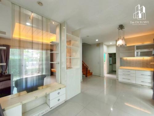 ขายบ้านเดี่ยว บุราสิริ วัชรพล | แสนสิริ บ้าน 2 ชั้น ถนนเมน หน้าบ้านไม่ชนใคร เป็นส่วนตัวสูง 11