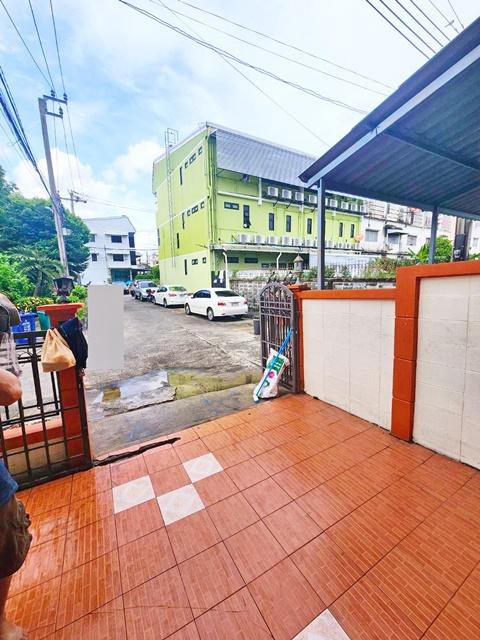 ซอยนวมินทร์ 133-141 ทาวน์เฮ้าส์ 3 ชั้น 24ตร.วา 4นอน 7-Eleven สนามหญ้า 2แอร์ ตรงข้ามโลตัส ไทวัสดุ 274 ตร.ม. 2