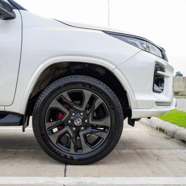 FORTUNER 2.8 GR Sport Black Top 4WD ปี 2022 รหัส 12AT2253 7