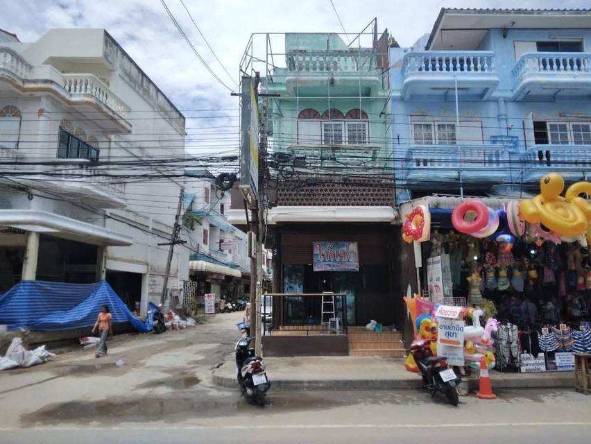 อาคาร​พาณิชย์​4 ชั้น ติดหาด 6