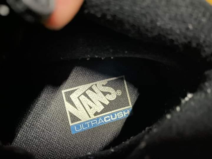 รองเท้า Vans Magna 2