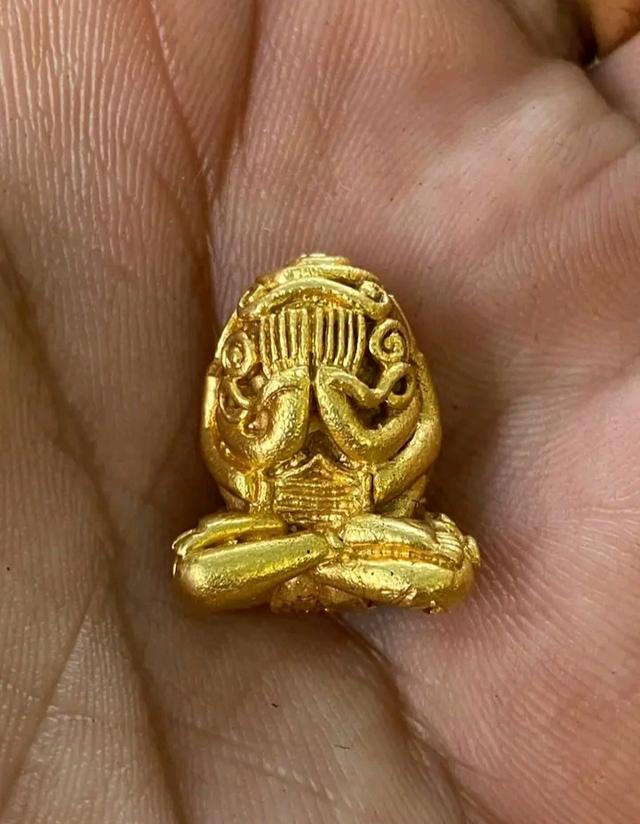 พระปิดตาทองเหลืองไม่ทราบที่
