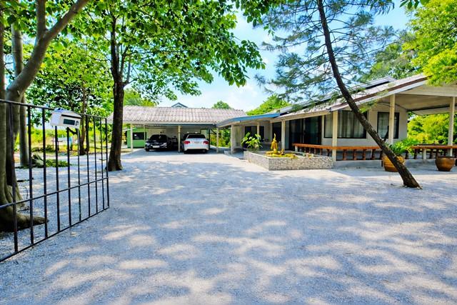 โรบินสัน ฉะเชิงเทรา ตลาดโสธร 1.2 กม. ติดไทวัสดุ ฉะเชิงเทรา 600ม. บ้านเดี่ยว 2 หลัง 3นอน 3น้ำ 299 ตร.ว. 6 คัน ถ.ฉะเชิงเทร 2