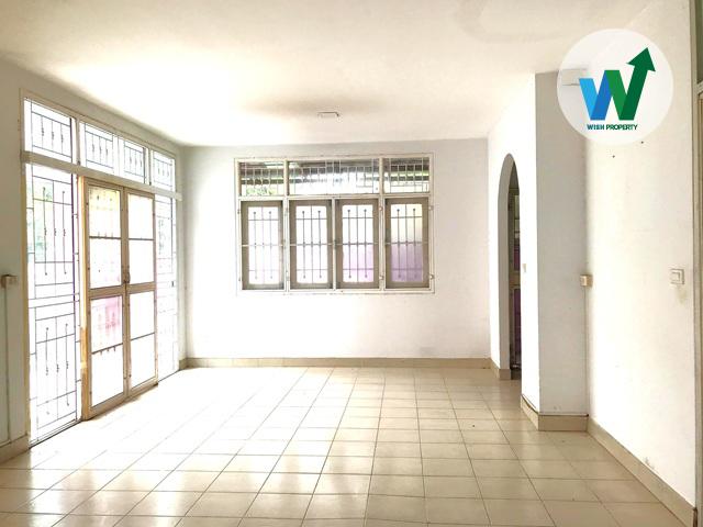 ขายบ้านหลังมุม สภาพดี 31.4 ตร.ว. 3 ห้องนอน 3 ห้องน้ำ 2 ที่จอดรถ ใกล้รถไฟฟ้าสถานีหลักหก