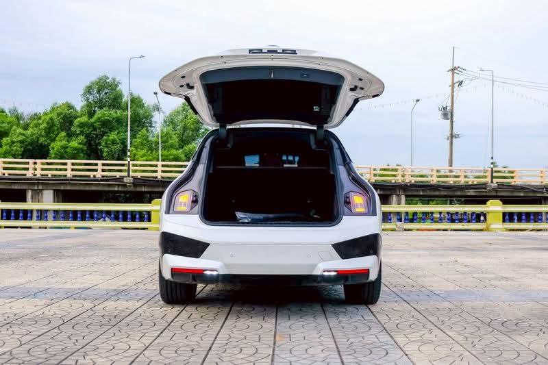 iX xDrive40 SPORT RHD I20 8