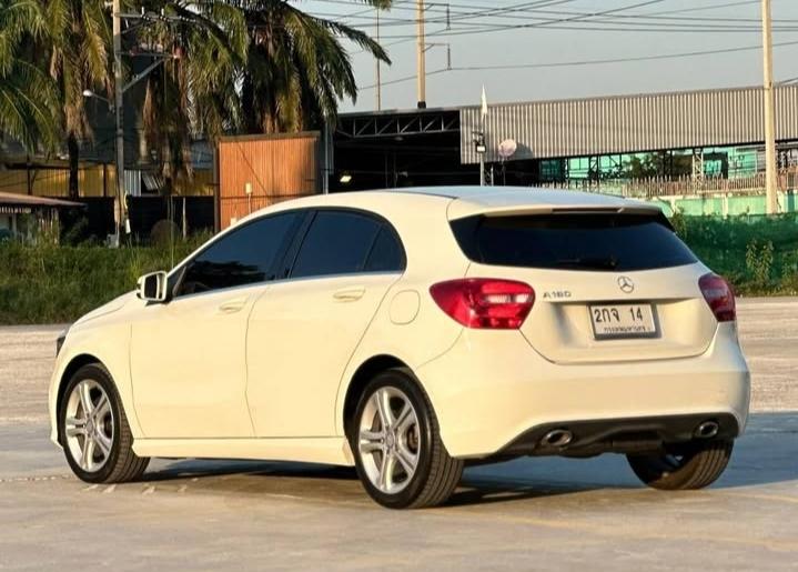 Mercedes-Benz A-Class สีขาว 4