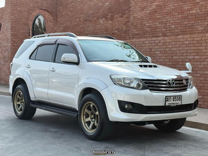 Toyota Fortuner 3.0 V 2WD AT ปี 2012 3