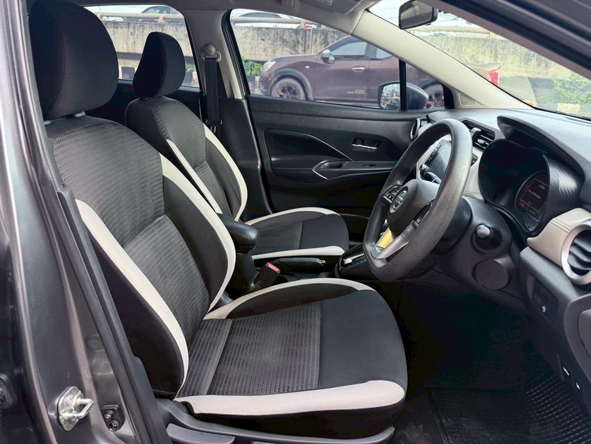 Nissan  5