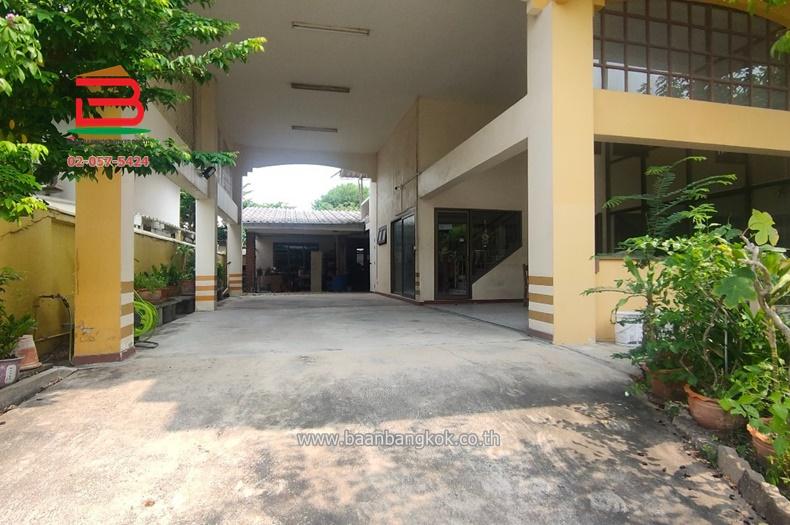 บ้านเดี่ยว ซอยสุขุมวิท 99 ตรงข้ามซอยสุขุมวิท 62 เนื้อที่ 115 ตรว. ถนนสุขุมวิท แขวงบางจาก เขตพระโขนง กรุงเทพมหานคร