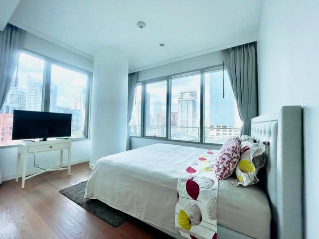 185 Rajadamri for Rent *Corner Unit with Spacious Balcony & Panoramic Park View 4