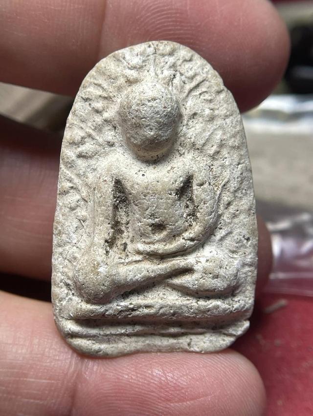 พระเปิม เนื้อผงเก่า สวยไม่ซ่อมไม่หัก