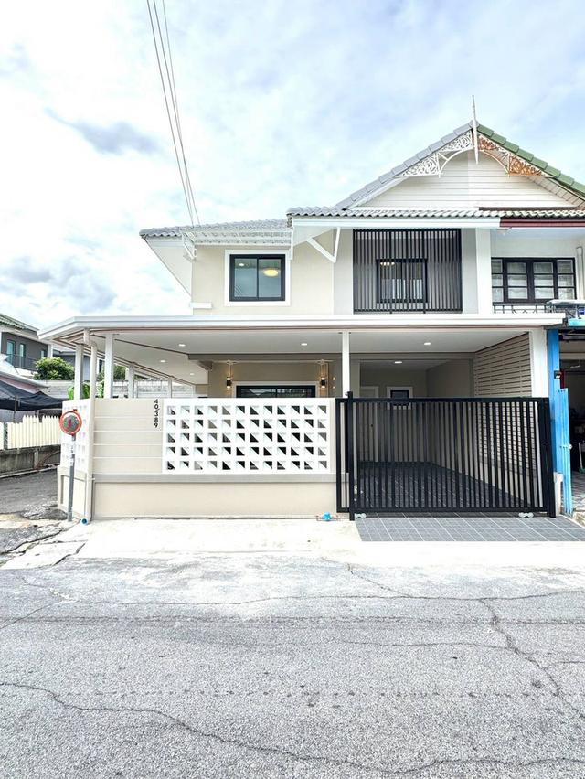 หมู่บ้านพฤกษา14A วัดลาดปลาดุก  ทาวน์เฮาส์ 2 ชั้น หลังมุม ตกแต่งใหม่พร้อมอยู่ มีห้องนอนชั้นล่าง 1