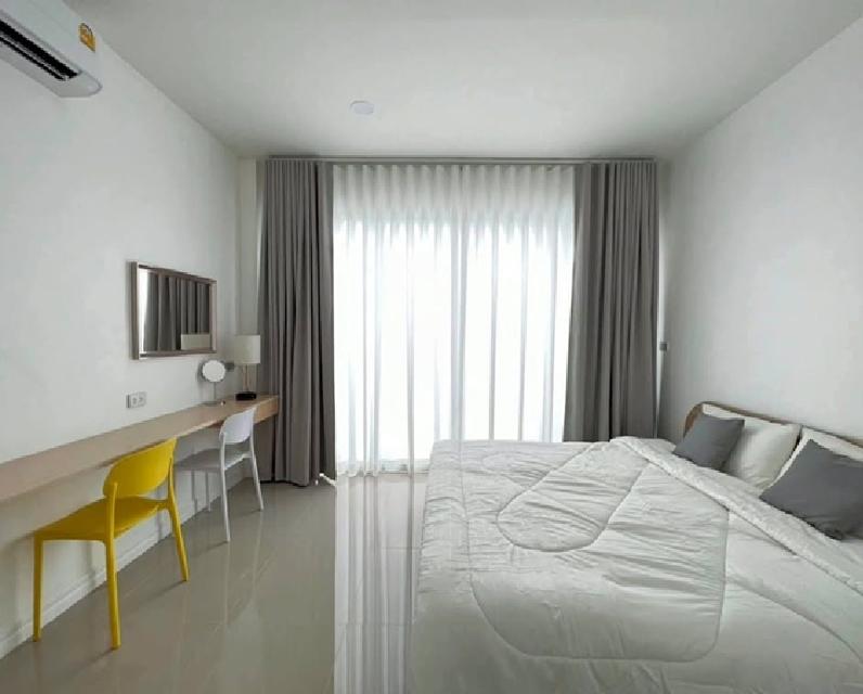 ให้เช่าบ้านเดี่ยว 2 ชั้น หลังใหญ่ / สไตล์โมเดิร์น สีขาว / ทำเล ริมถนนลาดกระบัง / เข้าซอยไม่ลึก / ใกล้ Robinson Lifestyle ลาดกระบัง 9