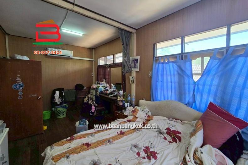 บ้านเดี่ยว ซอยเจ้าพระยา (ใกล้สถานีตำรวจประชาสำราญ) เนื้อที่ 100 ตรว. แขวงคลองสิบสอง เขตหนองจอก 6