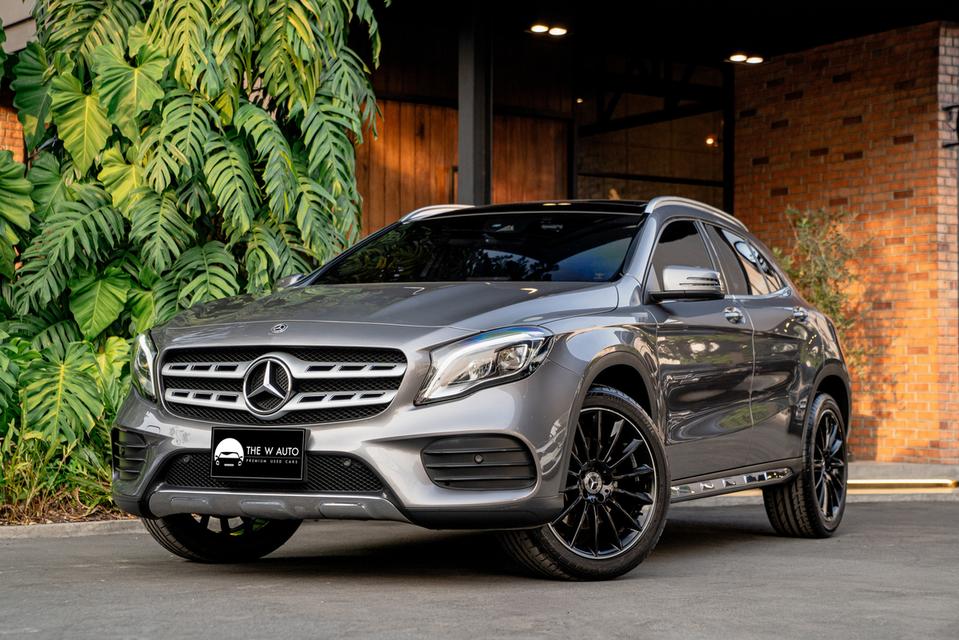 Mercedes-Benz GLA250 AMG Dynamic ปี 2018 ⭐️𝐆𝐋𝐀𝟐𝟓𝟎 เข้าใหม่! สีพิเศษ ผ่อนสบายเพียง𝟏𝟔,𝐱𝐱𝐱/เดือน💰