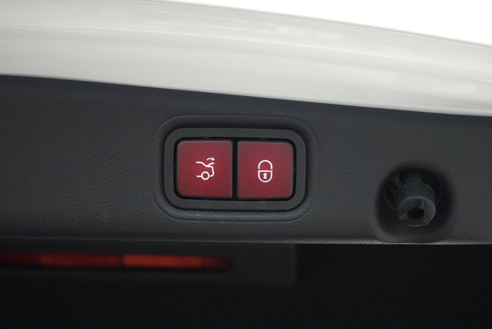 MERCEDES BENZ E300e AMG Dynamic Plug-in Hybrid ปี2021/2022 13