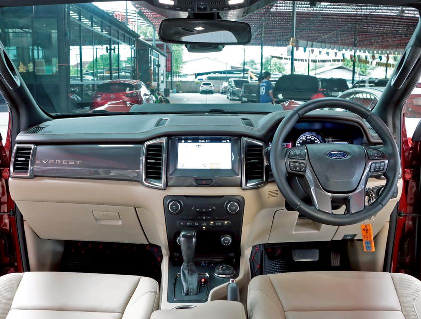 FORD EVEREST 3.2 TITANIUM+ 4WD ปี2017 ตัวท็อปสุดของรุ่น  ชุดแต่งรอบคัน ขับนิ่ม เครื่องแน่น 19