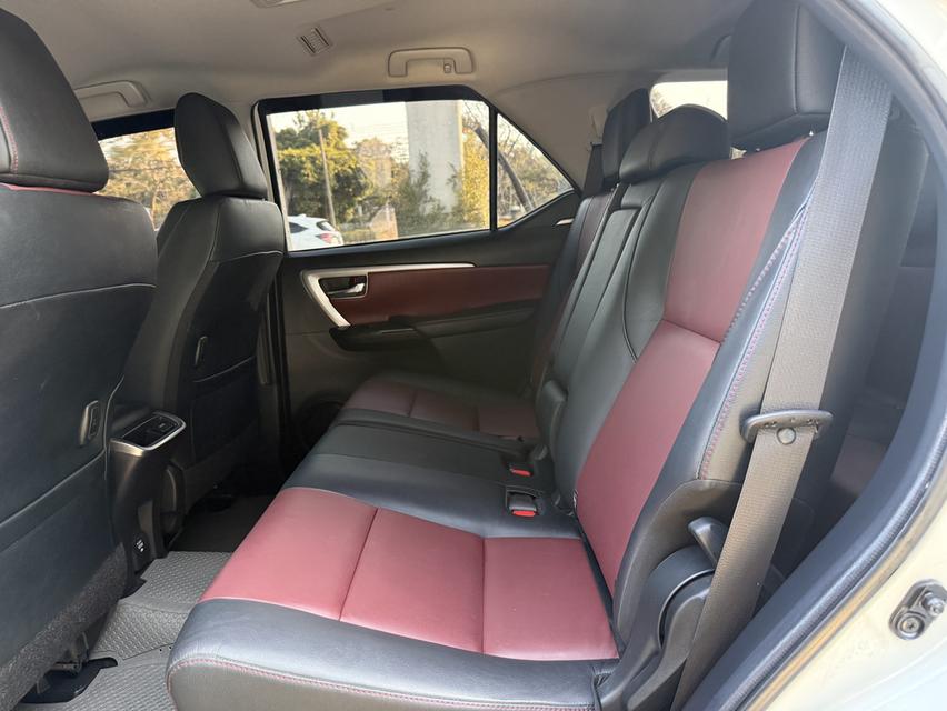 TOYOTA FORTUNER 2.8 TRD 2WD ปี2016 รูปที่ 10