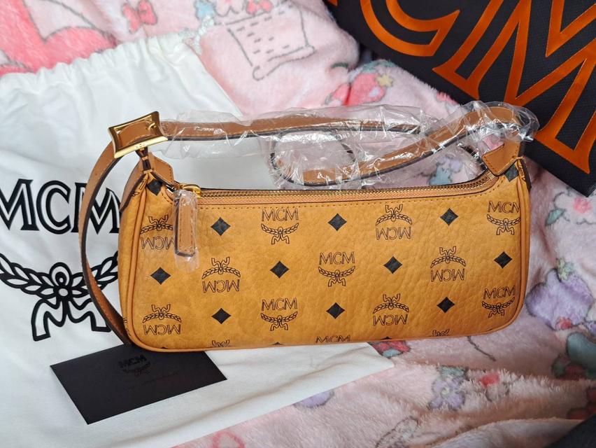 ขายกระเป๋า MCM สะพายไหล่ Aren ลาย Visetos กระเป๋าใหม่ มือ1 สภาพ 100% ซื้อมาไม่เคยใช้เลย 3