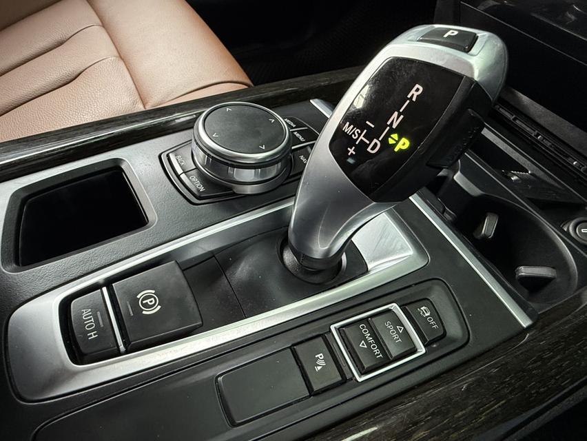 2018 BMW X5, sDrive25d โฉม F15 ปี13-19สีขาว เครื่องดีเซล รถบ้านแท้ ประวัติดี รูปที่ 13