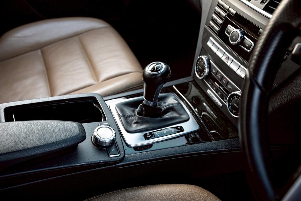 Benz C200 CGI Saloon สีดำ ปี 2011 มือเดียวป้ายแดง 18