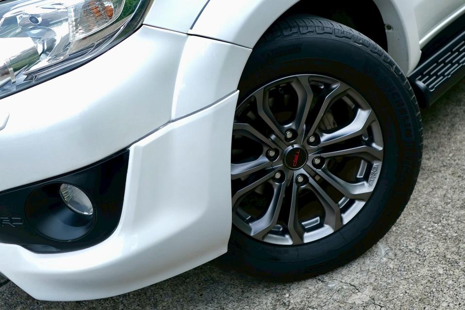 TOYOTA FORTUNER  16