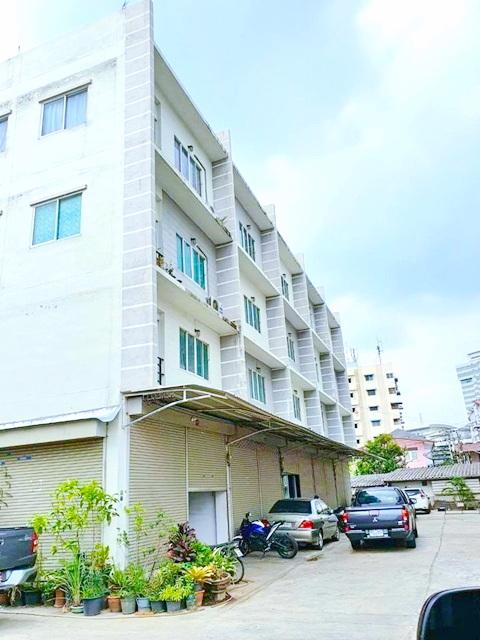 MRT บางอ้อ 1.7 กม.ม.มจพ. 1.5 กม. รพ.ยันฮี 1.6 กม.ให้เช่าอาคารพาณิชย์ 4 ชั้นหลังมุม 20 ตร.วา. 320 ตร.ม.ทำเลดี 4