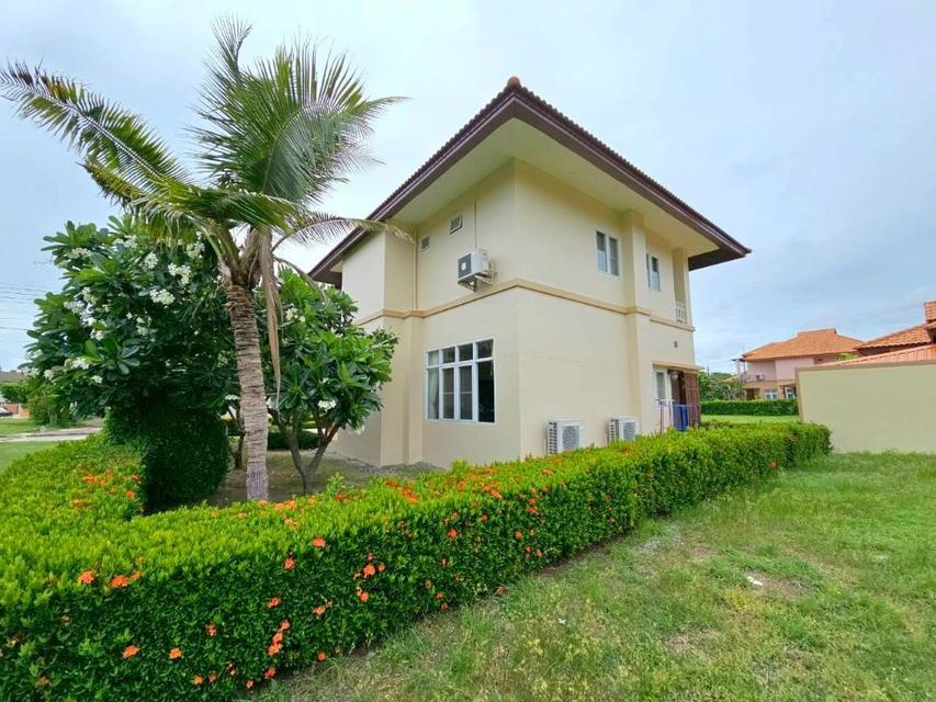 Two-story detached house for sale in Mountain View International Village, Bangsaen. Convenient location, near Burapha University Hospital. 13