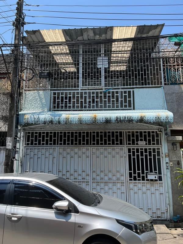 ขายทาวน์เฮ้าส์โซนสาทร-เจริญราษฏร์ กทม. 2ชั้น 2 ห้องนอน 2 ห้องน้ำ 19 ตรว.หน้ากว้าง 4 เมตร. ห่างฺรถไฟฟ้า BTS.สุรศักดิ์ 13