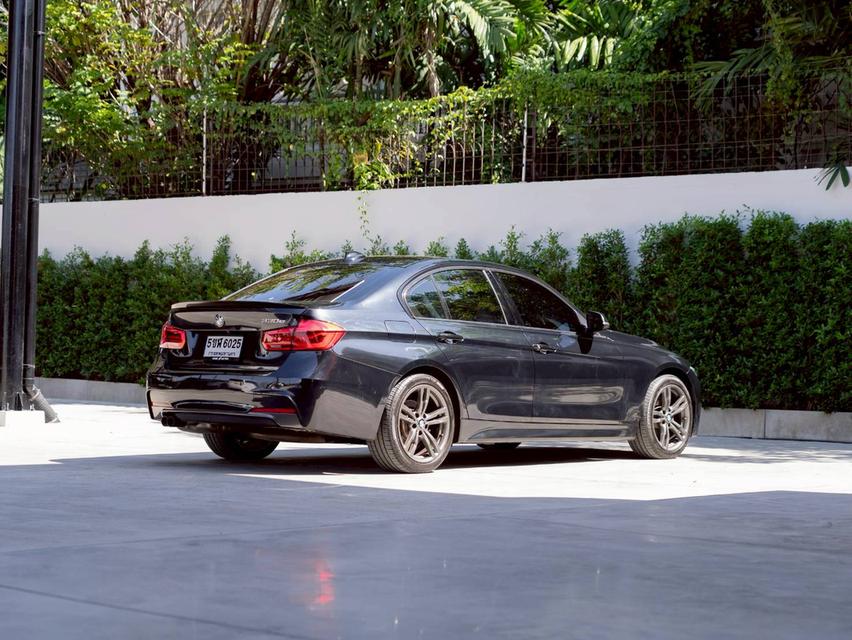 BMW 330e Sport ปีจด 2018 เจ้าของเดียว รถสวยไม่มีอุบัติเหตุ ยางปี 2025
