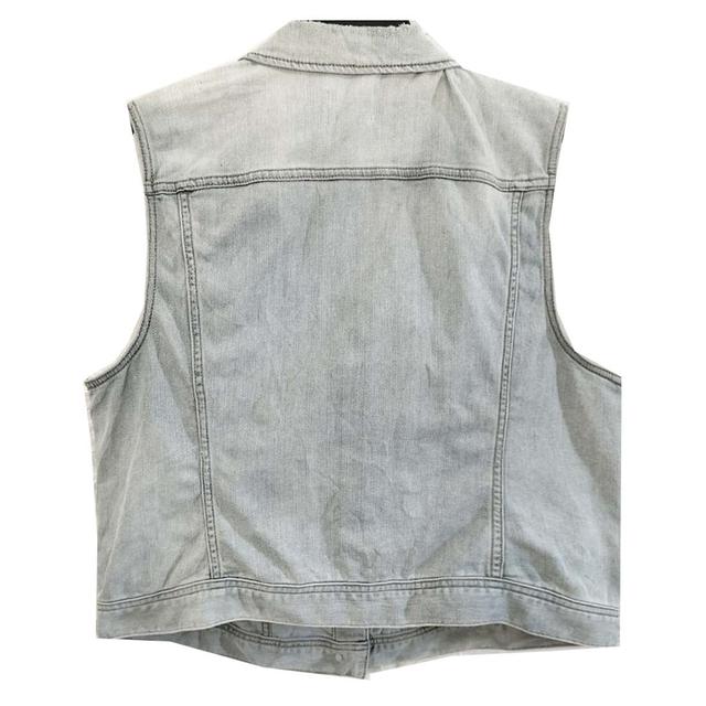 กั๊กยีนส์ ยีนส์ยืด สีอ่อน ฟอกสวยมาก ไซส์หายากสุด ๆ สะกิดขาด ๆ เท่ ๆ มีกระเป๋าอก ผ้านุ่มใส่สบาย 2