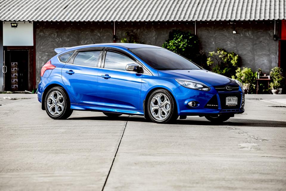 Ford focus 2.0 Sport 5 ประตู ปี 2013 สีน้ำเงิน มือเดียวป้าย