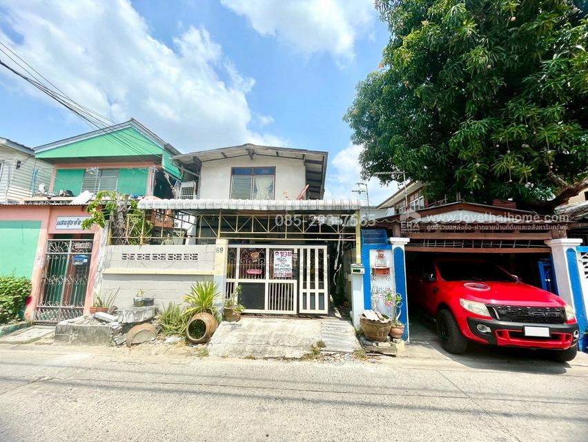 ขายที่ดินพร้อมบ้าน2ชั้น ถนนลาดพร้าว101 แยก48 ซอยบ่อปลา พื้นที่ 25 ตารางวา ทำเลดี ขายเพียง 1.55 ล้านบาท ใกล้รถไฟฟ้าสายสีเหลือง สถานีลาดพร้าว101 2