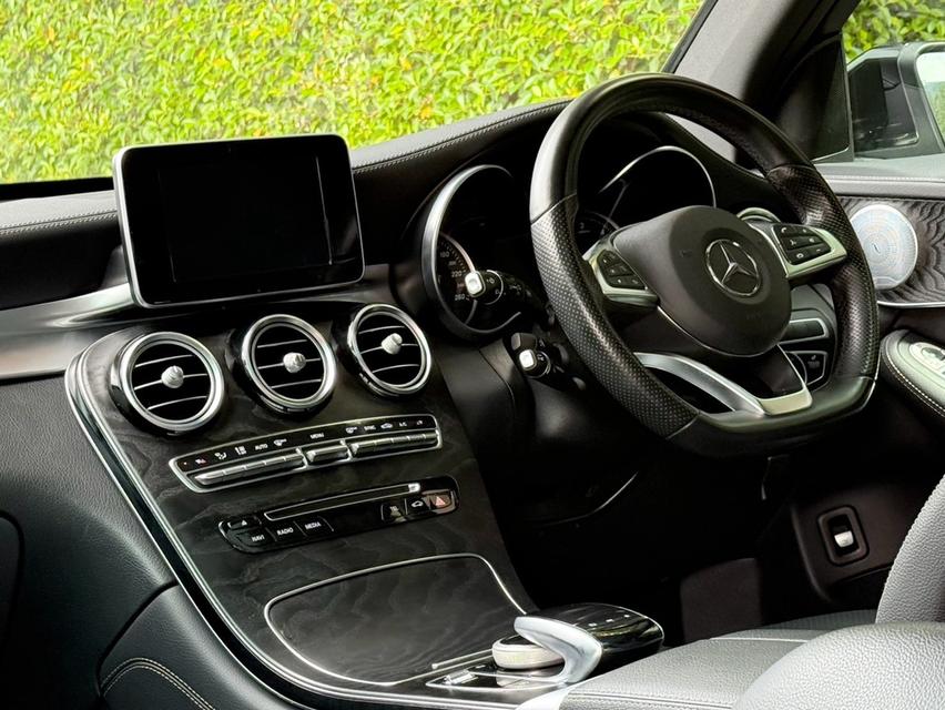 2019 BENZ GLC 250D AMG รถมือเดียวออกป้ายแดง รถวิ่งน้อย ประวัติศูนย์ครบ ไม่เคยมีอุบัติเหตุครับ 9