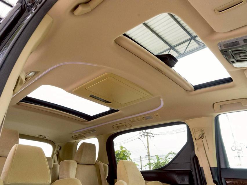 Toyota Vellfire 2.5 HYBRID X E-Four ปีจด 2020 11