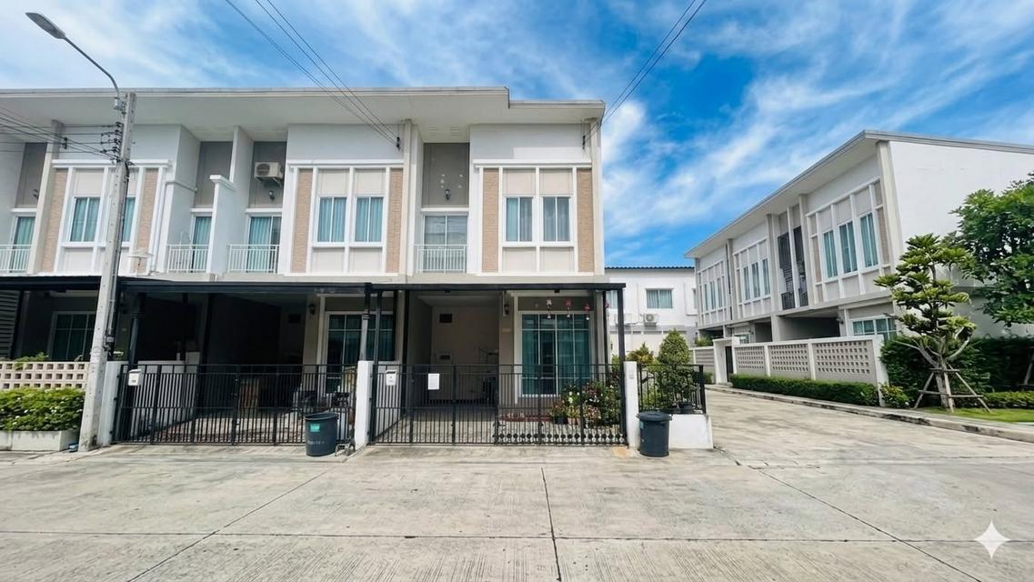 🏡✨ ขายทาวน์โฮมหลังมุม ม.เวียสต้า พระราม 2 ทำเลดี พร้อมอยู่ เดินทางสะดวก! ✨🏡 2