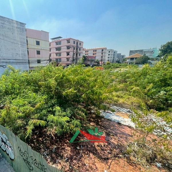 ขายที่ดินปากซอยนวมินทร์69 ขนาด200 ตรว. แปลงมุม ติดถนน2ด้าน 6