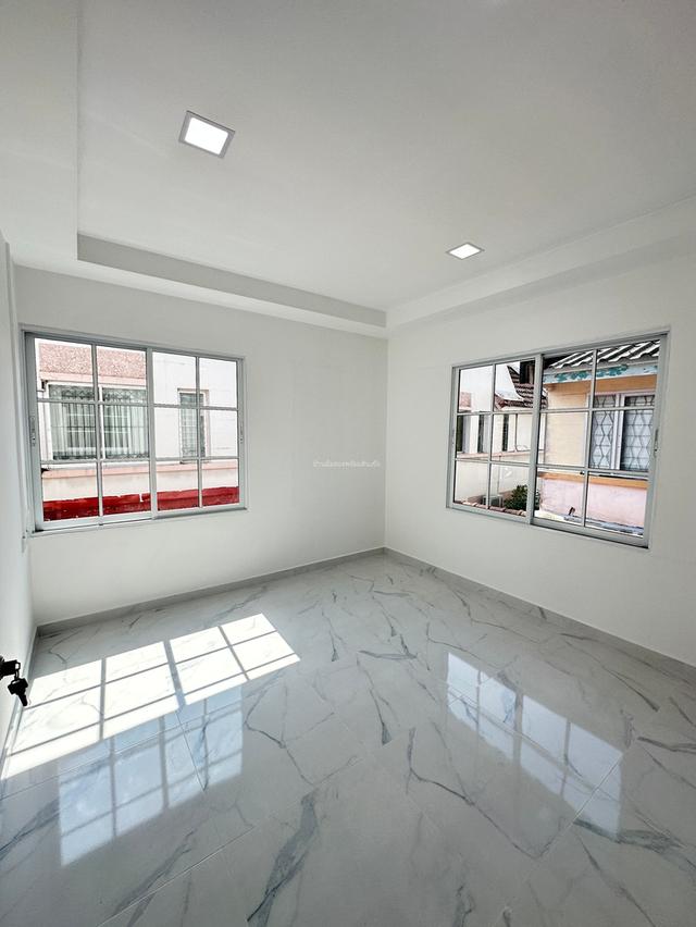 พูนสินธานี 3 เคหะร่มเกล้า 16