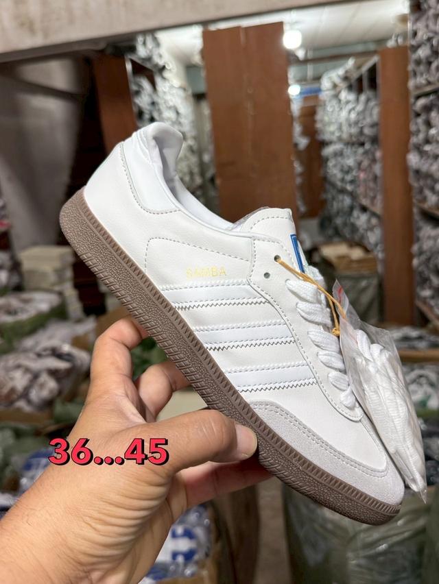 รองเท้า adidastopmirror 8