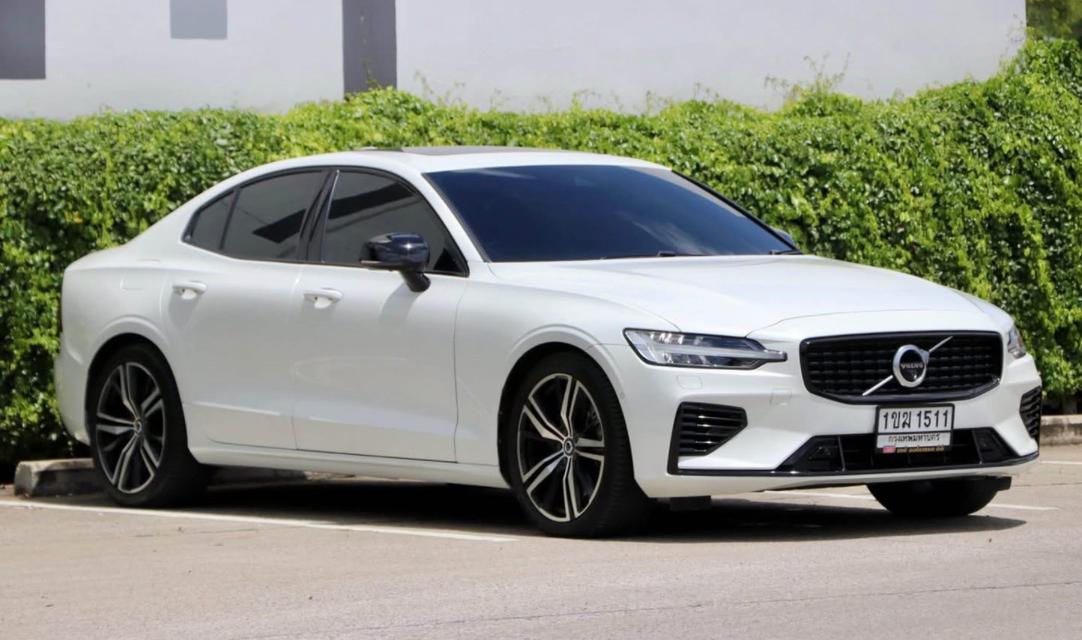 Volvo S60 Recharge R-DESING สีขาว