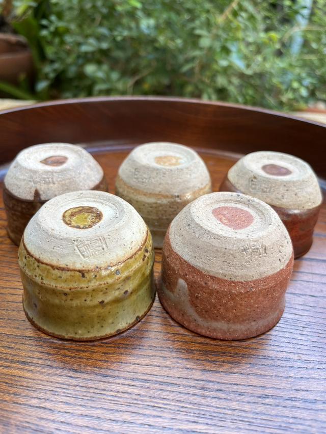 ชุดถ้วยชา/สาเก จำนวน 5 ใบ งานดินเผาทำมือ รูปที่ 4